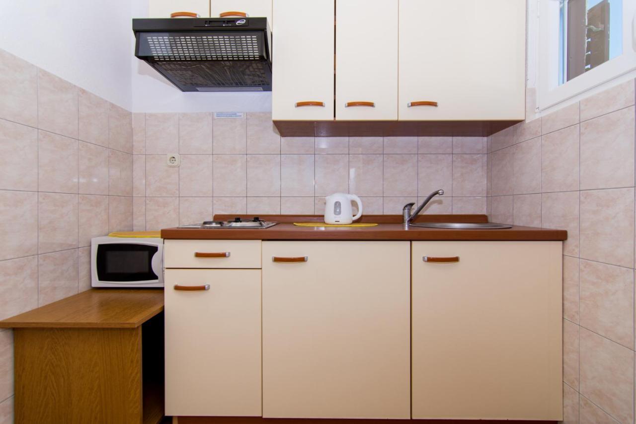 Holidays Apartments Slanada With Terrace And Sea View, Near The Beach & Town Trogir, Free Parking, Quiet Place On Peninsula Ciovo Esterno foto