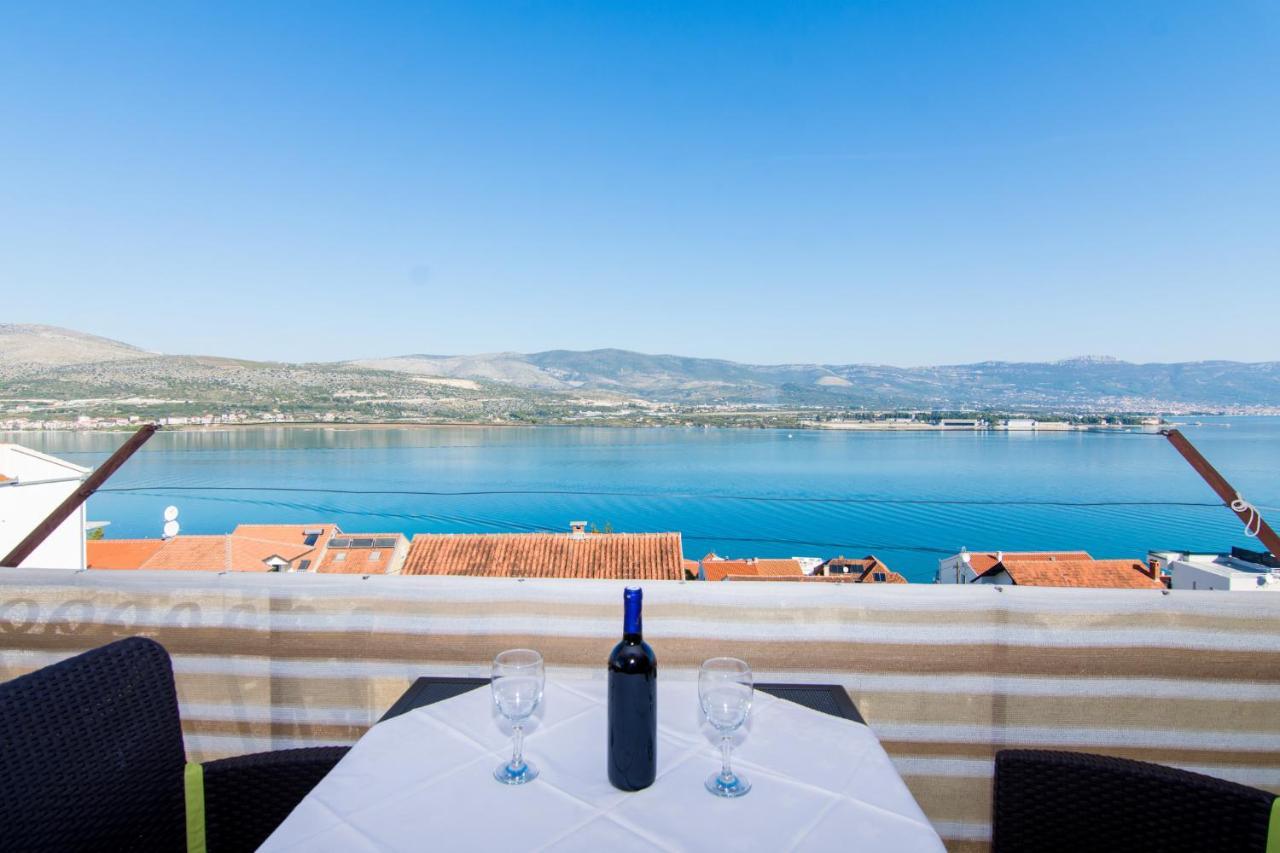 Holidays Apartments Slanada With Terrace And Sea View, Near The Beach & Town Trogir, Free Parking, Quiet Place On Peninsula Ciovo Esterno foto