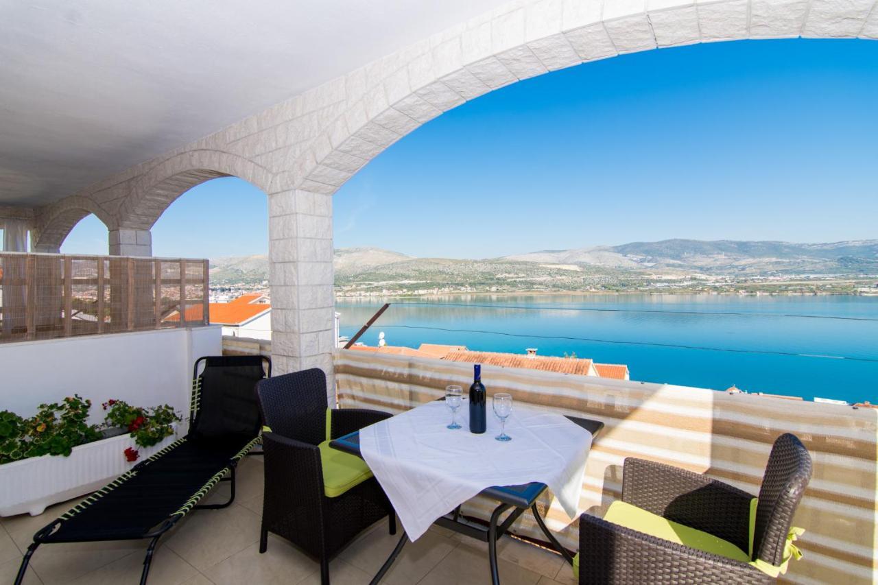 Holidays Apartments Slanada With Terrace And Sea View, Near The Beach & Town Trogir, Free Parking, Quiet Place On Peninsula Ciovo Esterno foto