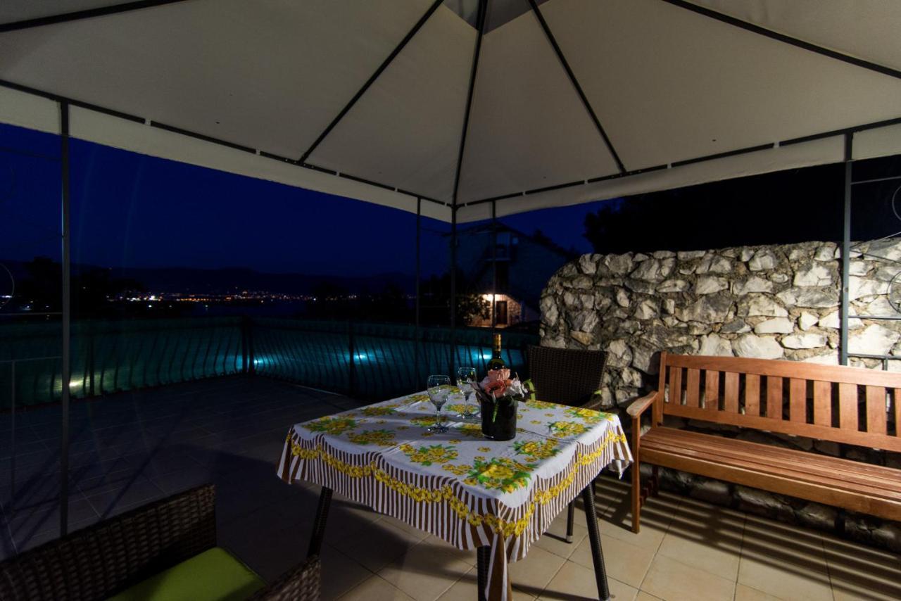 Holidays Apartments Slanada With Terrace And Sea View, Near The Beach & Town Trogir, Free Parking, Quiet Place On Peninsula Ciovo Esterno foto